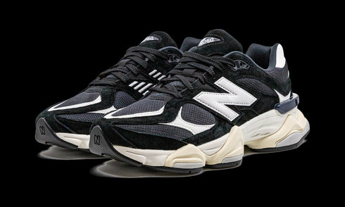 9060 "Black / White"